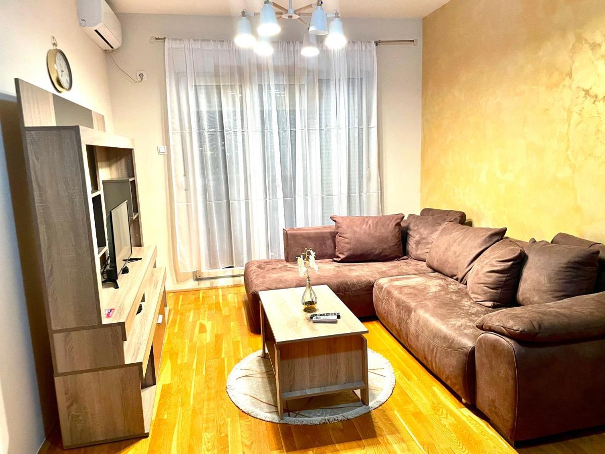 ポドゴリツァNaki Apartmanアパートメント エクステリア 写真